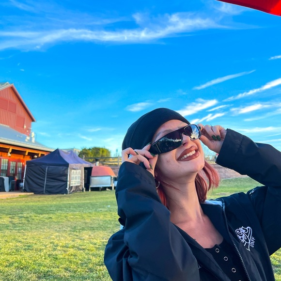 Meet your Posher, Danielle - Picture 5 of 9